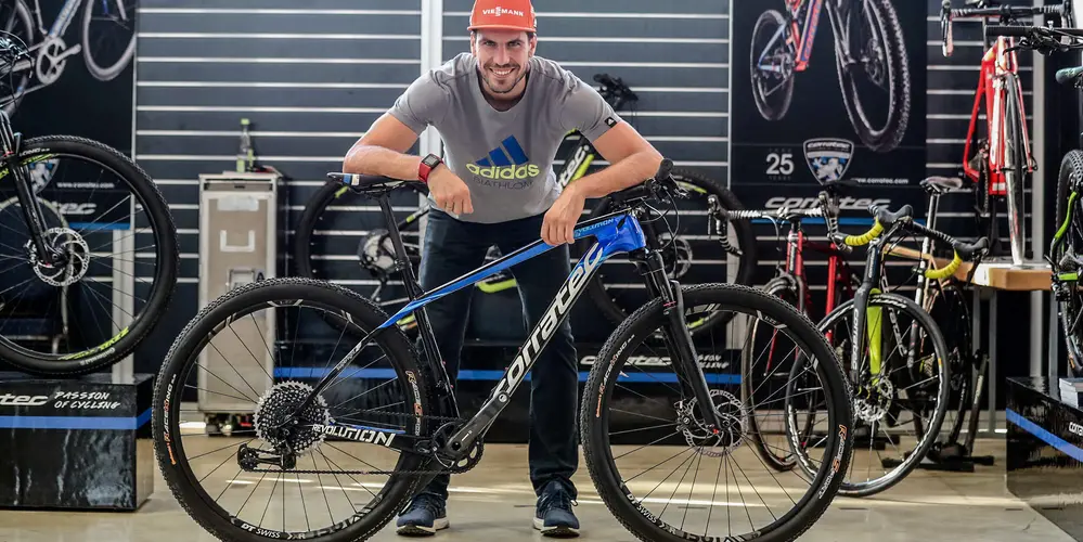 Mitglied des Deutschen Skiverbands mit neuem corratec Rad