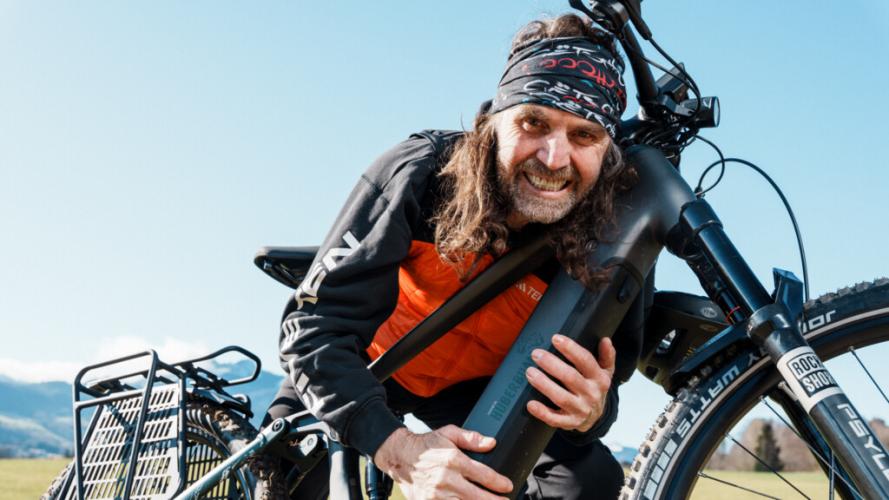 Kategoriebild der Kategorie “E-Mountaincross”