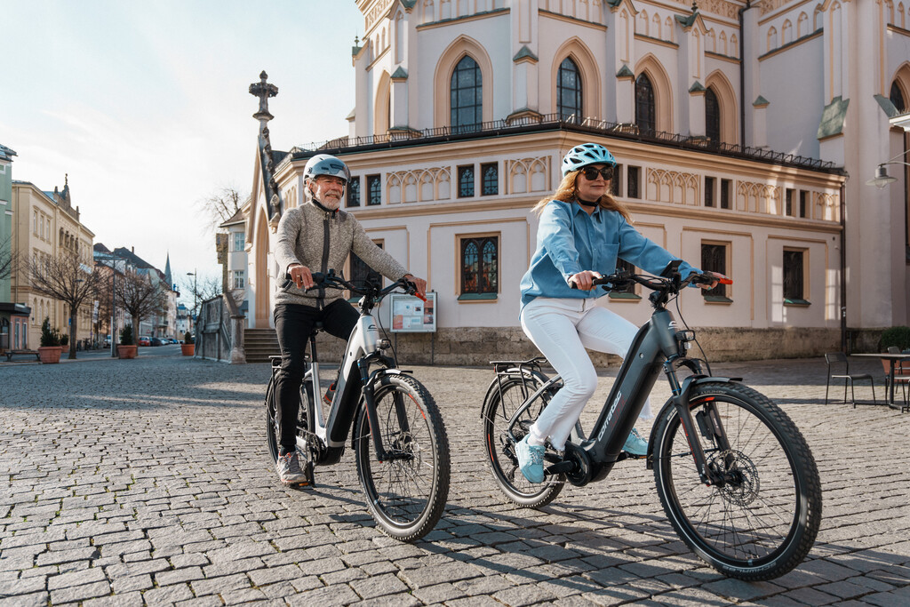 Product image 2 of the product “Life CX6 Classic Black, Red, White | 39”