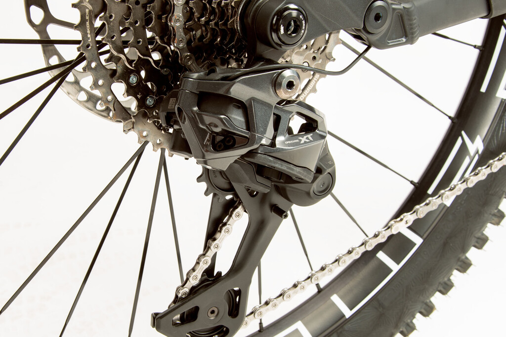 Artikelbild 2 des Artikels “E-Power RS 160 Di2 Automatic Black, Red, Dark Silver | S“