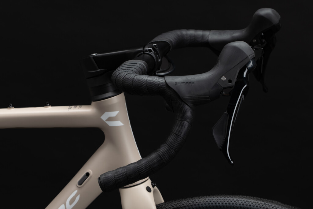 Product image 3 of the product “Allroad A2 Dark Beige, White, Black | 46”